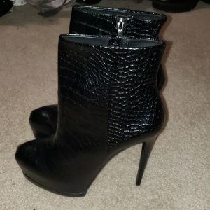 YSL looking pour la victoire moc croc real leather booties NWT